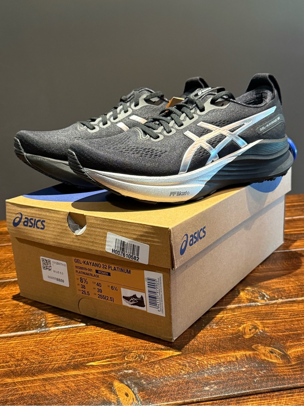 NWT - ASICS GEL-Kayano 32 Running Shoes - Black/Platinum